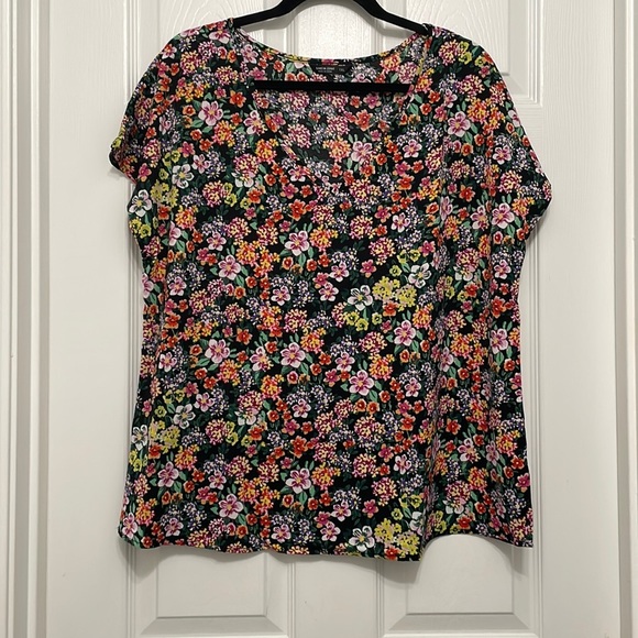Shein Curve, 1XL, colorful,‎ floral, short sleeve blouse - Picture 1 of 6